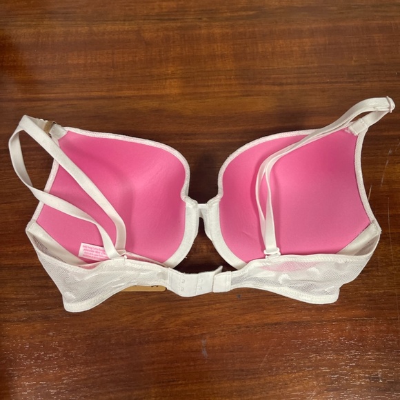 Victoria's Secret Pink Wear Everywhere Push-Up Bra 32D White w/ Polka Dots - Picture 2 of 2